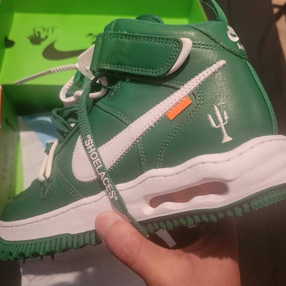 Off-White Green and White Low-Top Sneakers - Picture 4 of 11